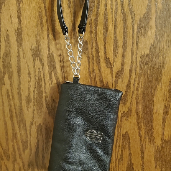 Jennifer Lopez Black Leather Wristlet with Silver Chain - Picture 2 of 10